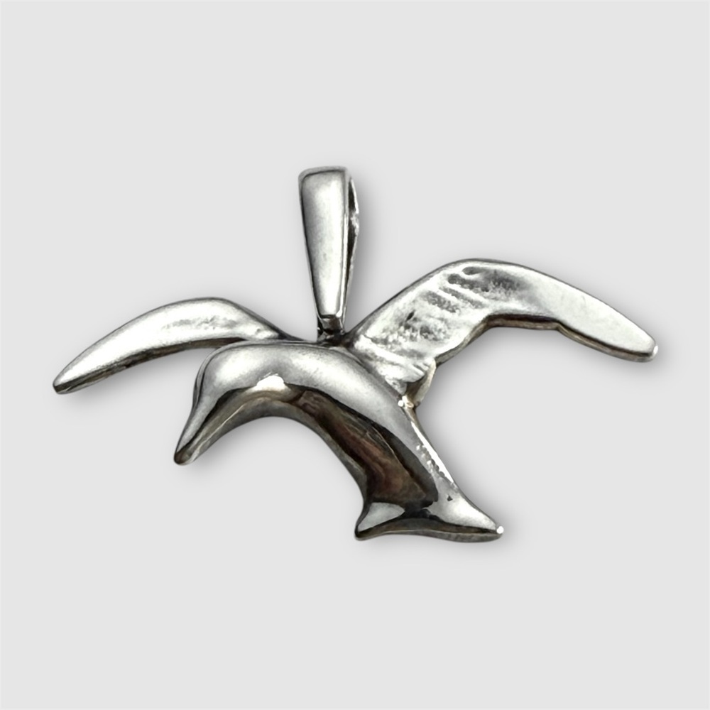 Vintage Sterling Silver 925 Seagull Bird in Flight Pendant Charm Hammered Back